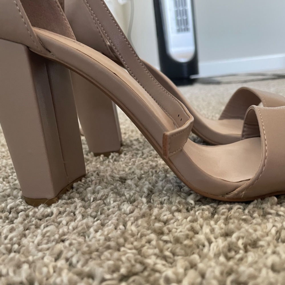 Heels - Picture 2 of 3
